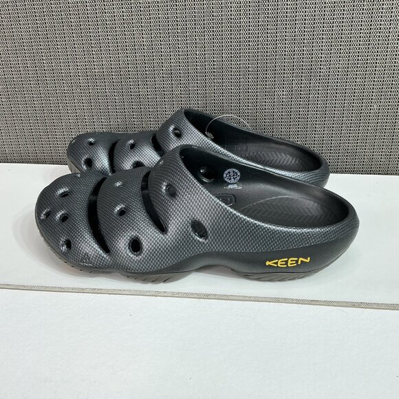 Keen Shoes Men's Sz 12 Slip On Clogs Sandals Yogui Graphite Gray/Black - Picture 1 of 8